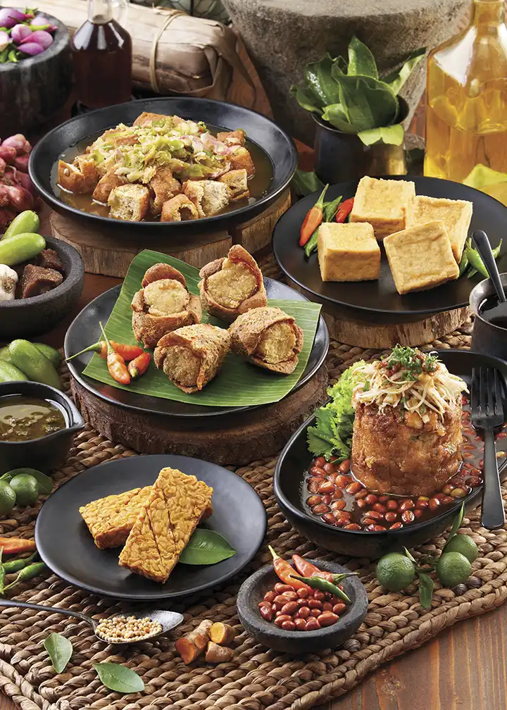 Tahu Gejrot, Tahu Goreng, Tahu Isi Tempe Goreng & Tahu Telur - AMANAIA